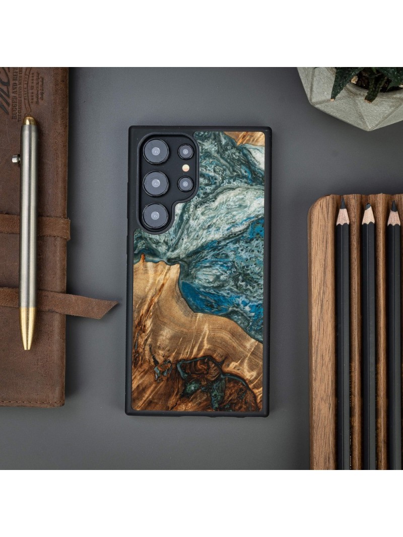 Resin & Wood Samsung S24 series case – Planets - Earth Resin & Wood Samsung S24 series case – Planets - Earth